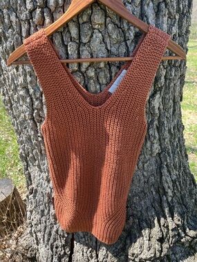 ⭐️LOFT Sweater Tank in size XXS